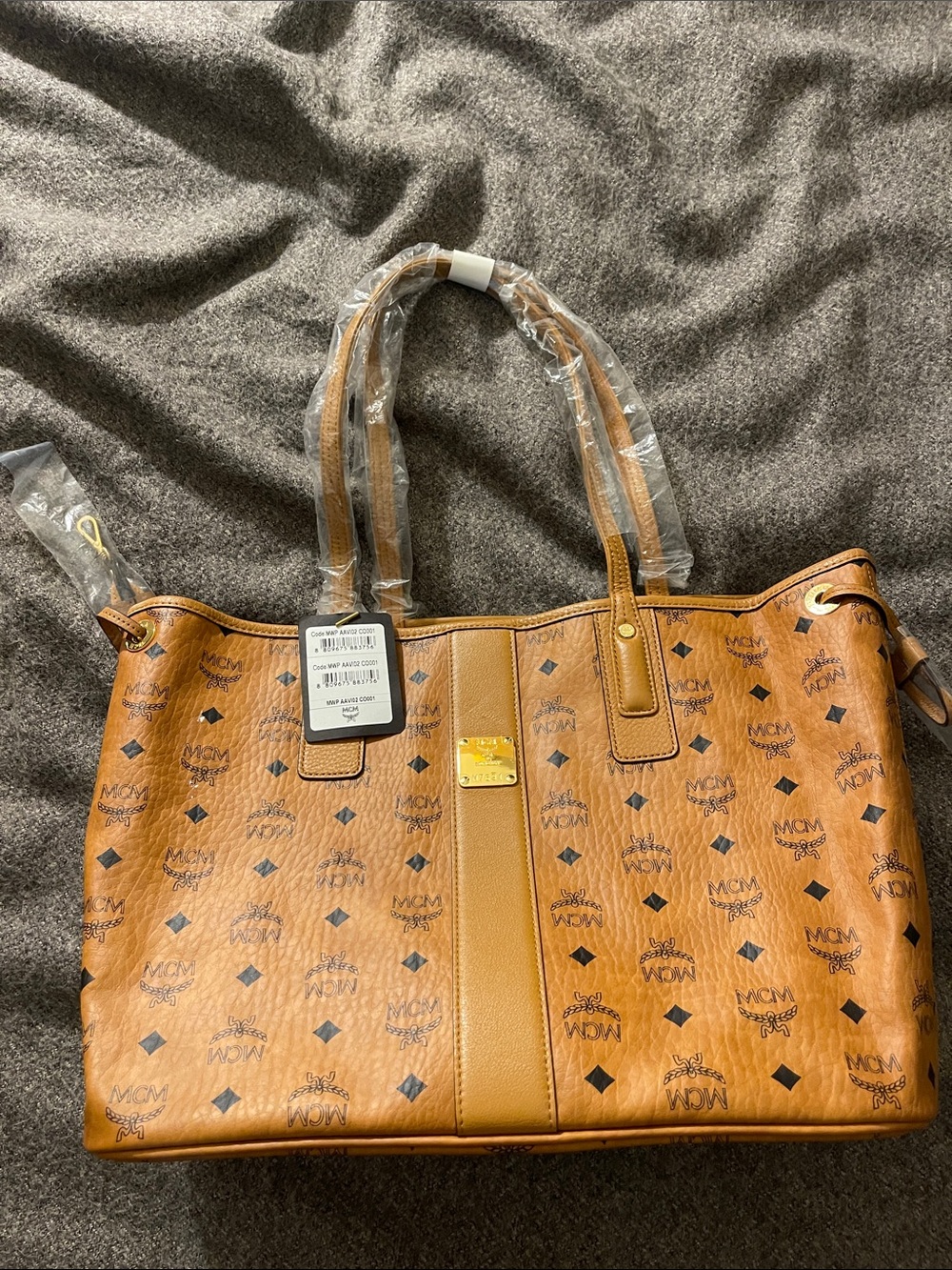 Mcm Reversible Liz Shopper In Visetos
